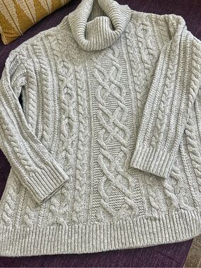 Chunky Oversized Cable Knit Turtleneck Sweater - Light Gray